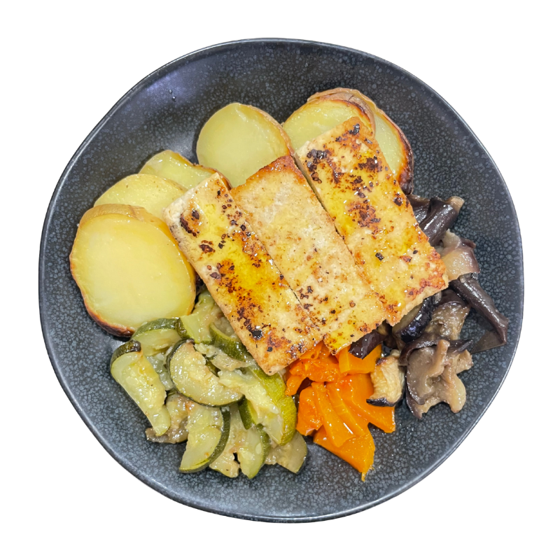 Tofu con verduras y patatas