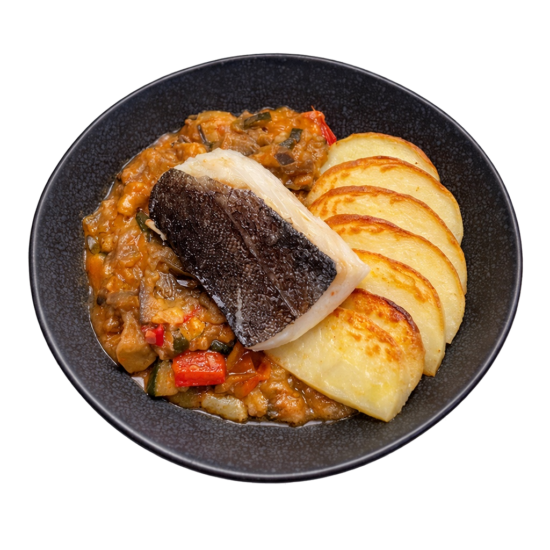 Merluza con samfaina de coco y patatas