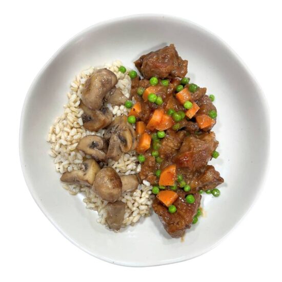Ternera guisada con verduras y arroz integral
