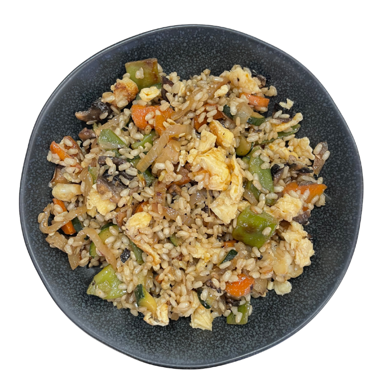 Arroz integral salteado con verduras, setas y ginger