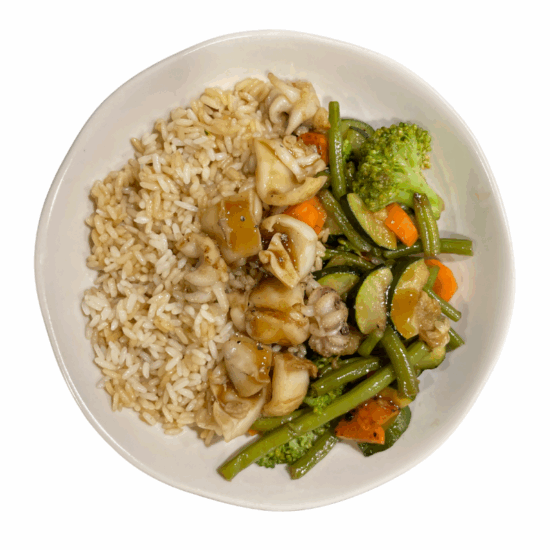 Wok de sepia, verduras y arroz integral